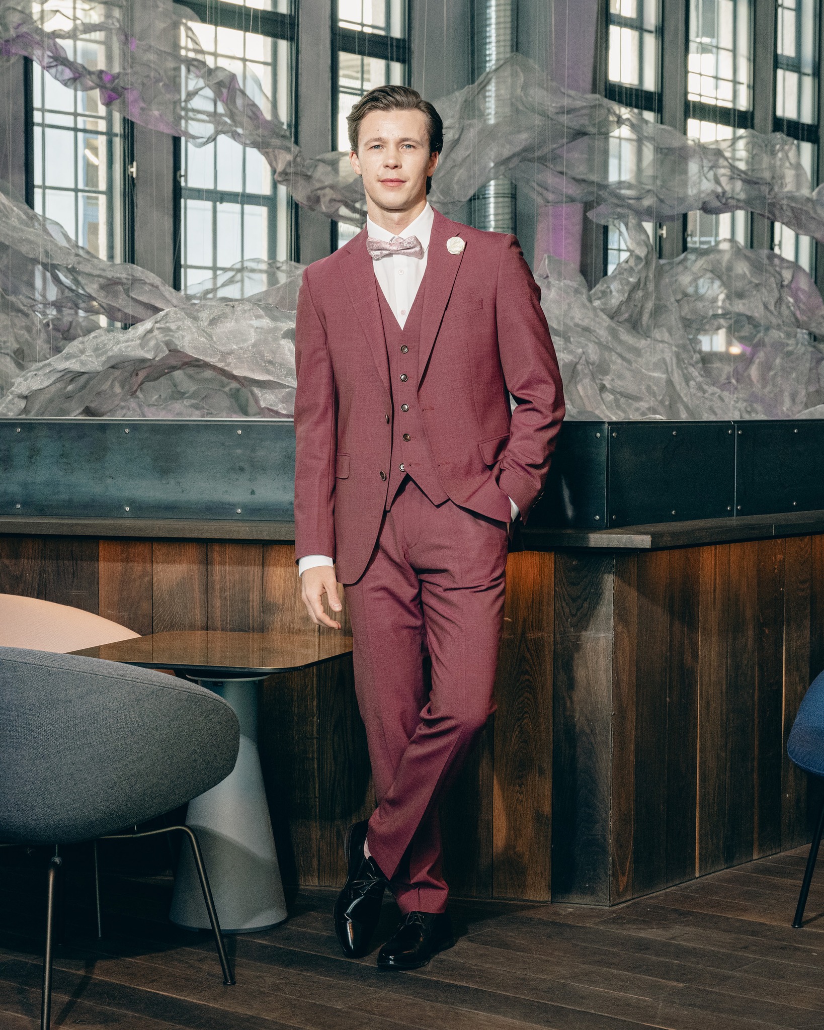 FREY - [Mein Outfit] Red Power 🎩 Dieses Outfit strahlt ...