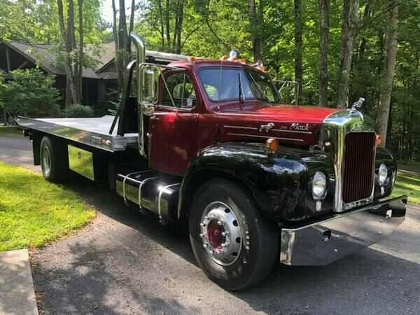 1958 Mack Model B 61 Thermodyne Truck