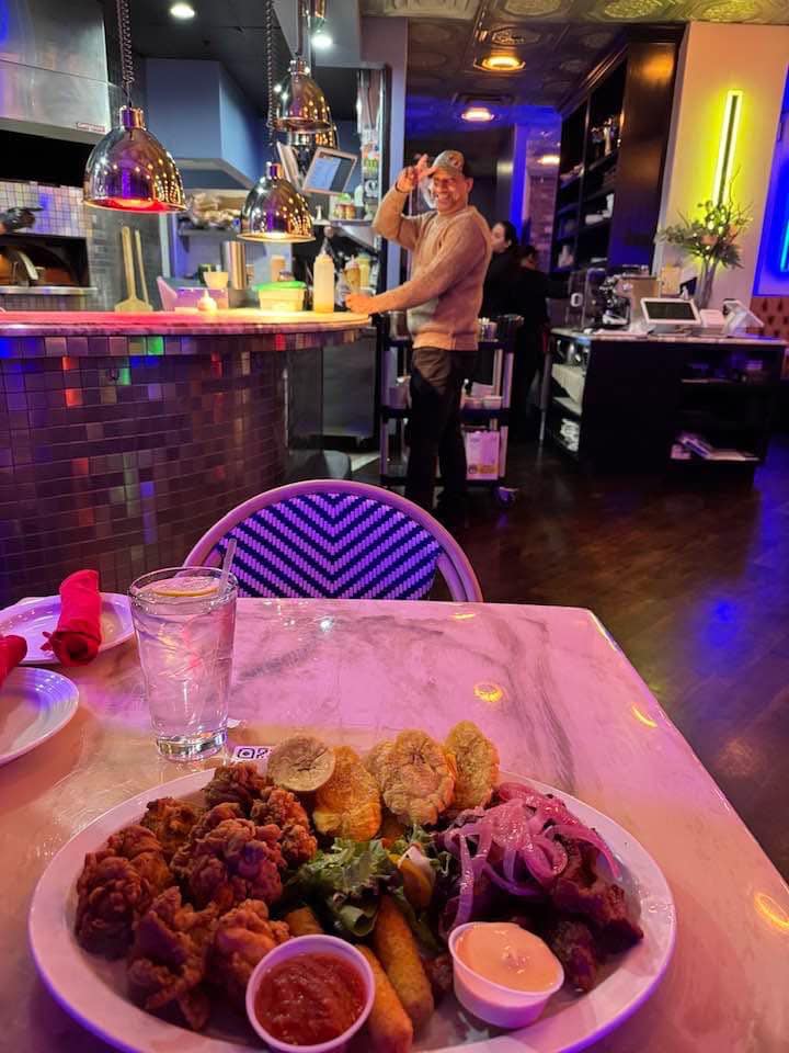 809 sports bar and restaurant | Rochester NY