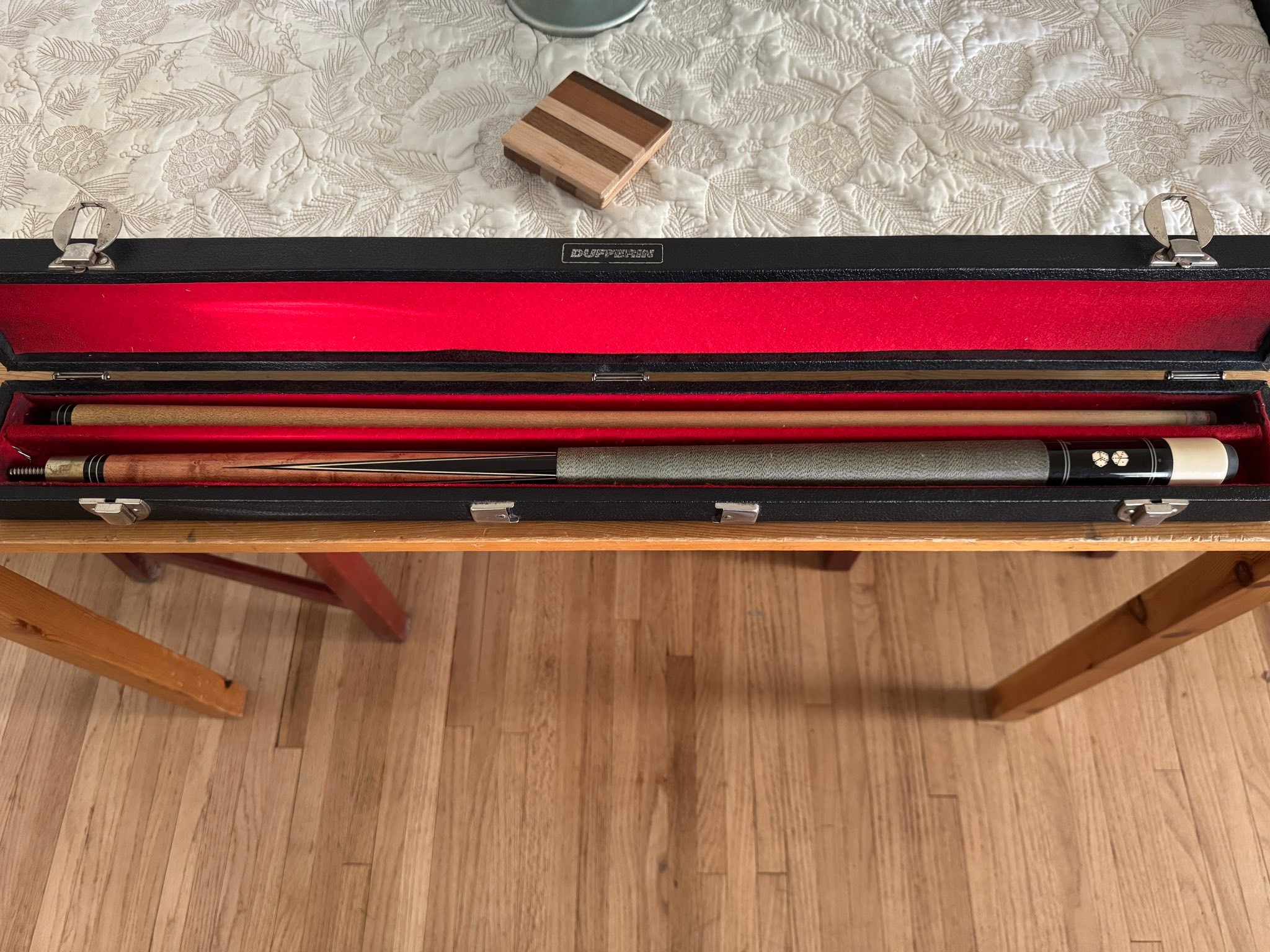 What is a McDermott D19 pool cue worth?