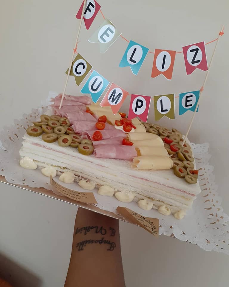 Mas Riko's. - 📍¡combo cumple!. 🥳 2 tartas 🥳10 postres...