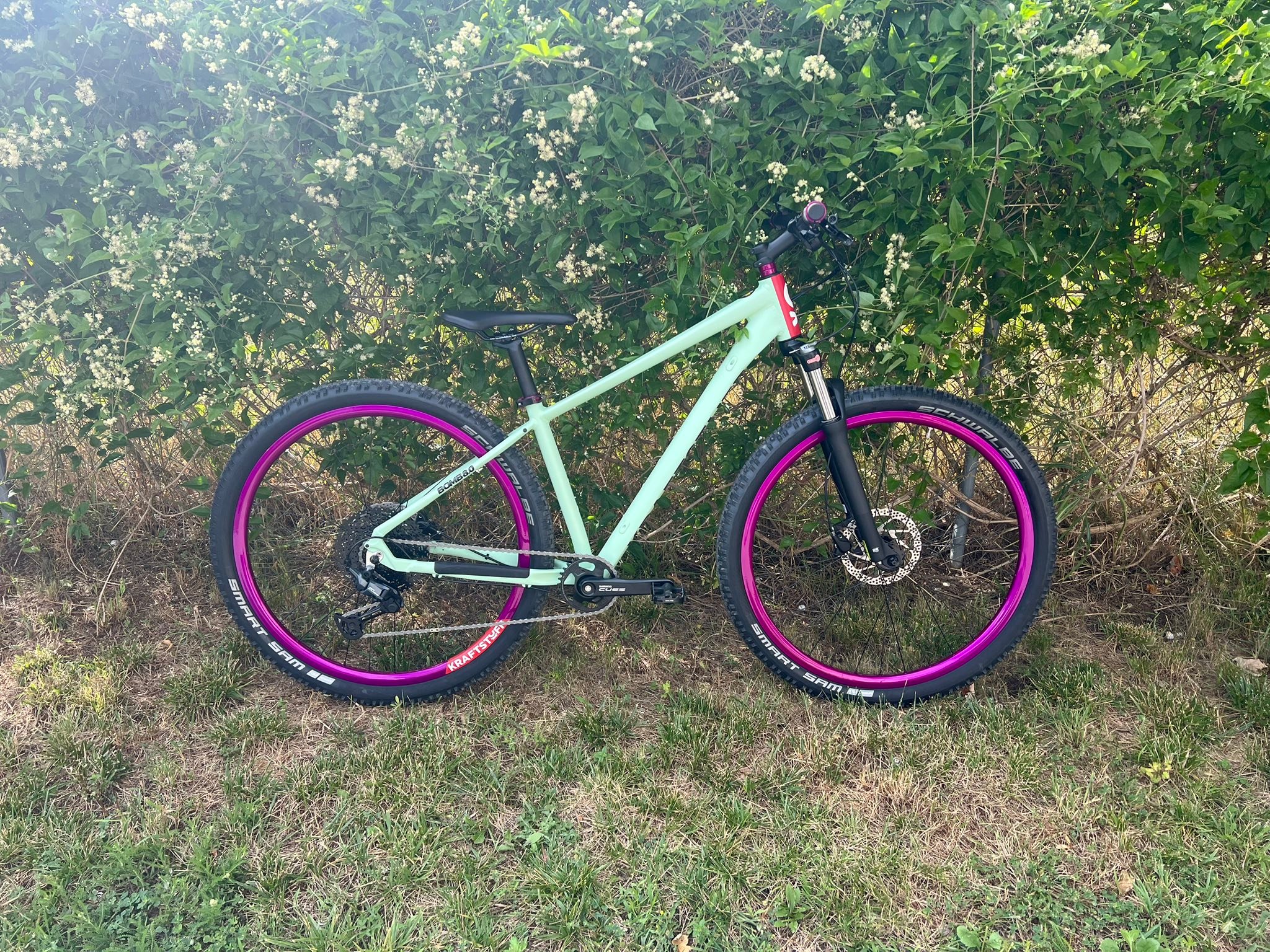 ausstellungsständer rennrad Easy Bodenständer für Rennräder ActivGrip Eco 571 - Cube Stereo Hybrid 140 Pro 500 27.5 Farbe des Rahmens/Farbe der Linse:Matt Türkis/Blaugrün