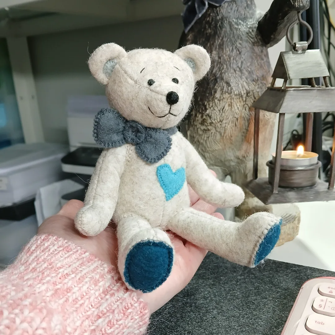 テディベア ELLIE BEARS A closer look at the adorable limited edition ELLIE bear from our