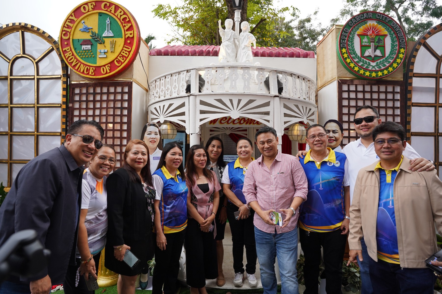 Sonny - Inisa-isang puntahan at kinamusta ni Secretary Sonny Angara ang ...