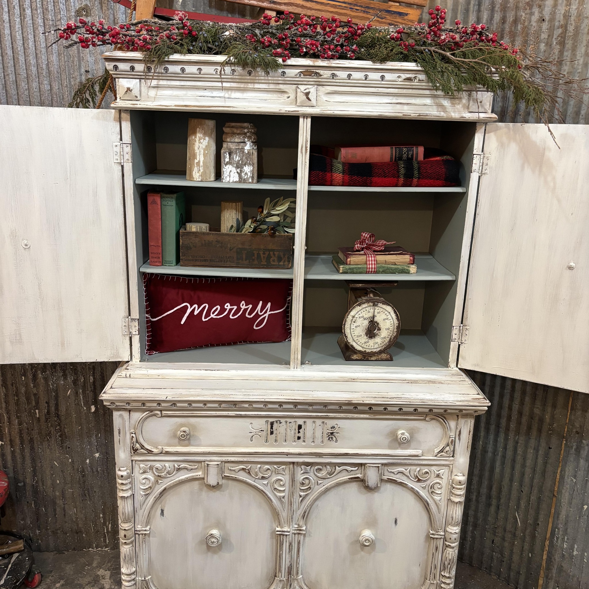 Kelly's Vintage Decor added a new... - Kelly's Vintage Decor