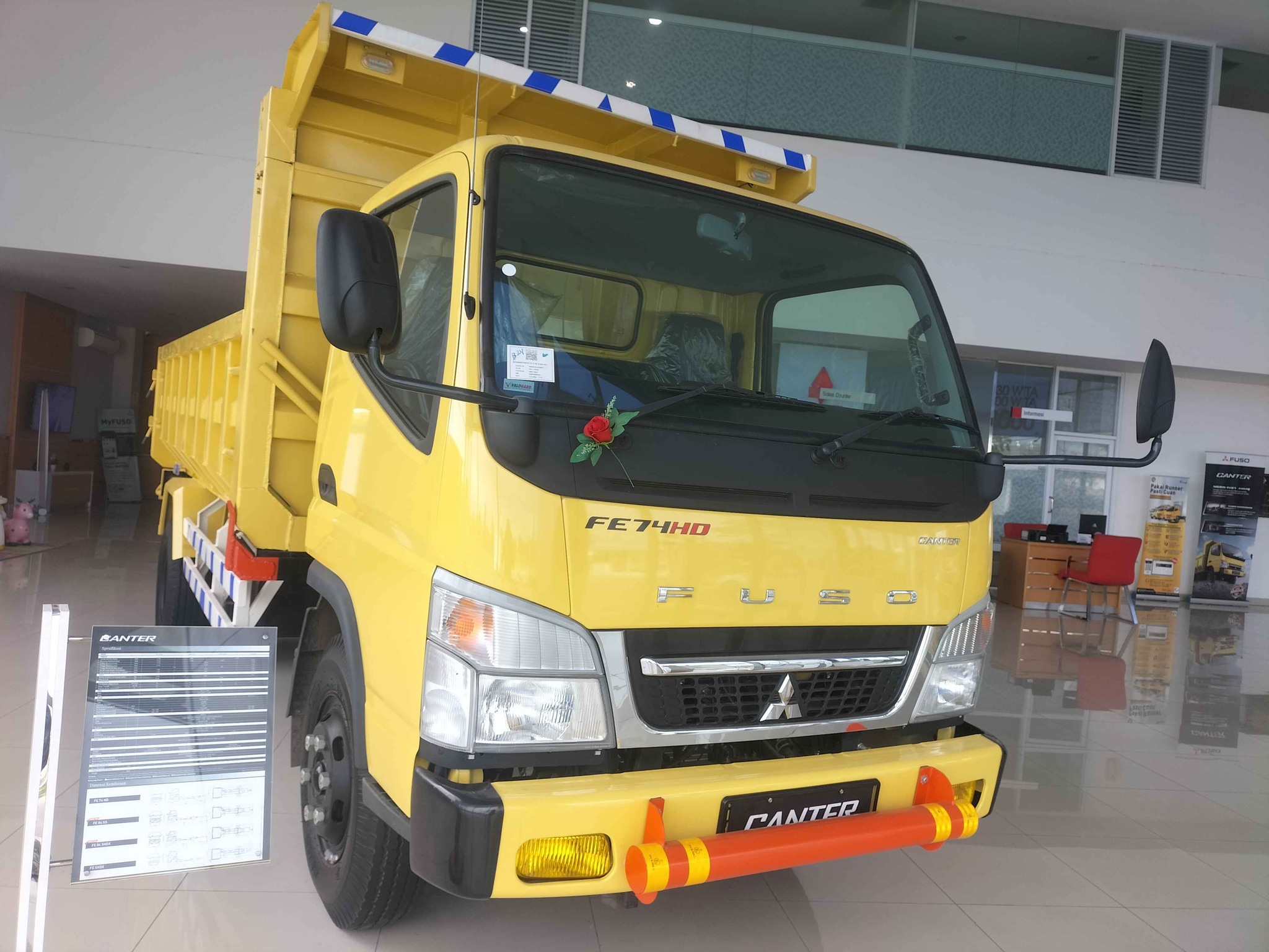 2024 Mitsubishi FE74 hd dump Knockdown