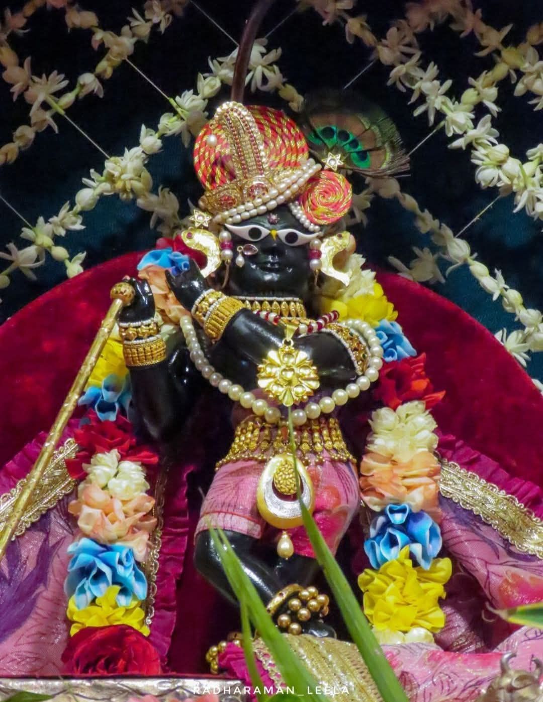 SRI SRI RADHARAMAN TEMPLE, VRINDAVAN - HAPPY DIWALI TO ALL OF YOU ...