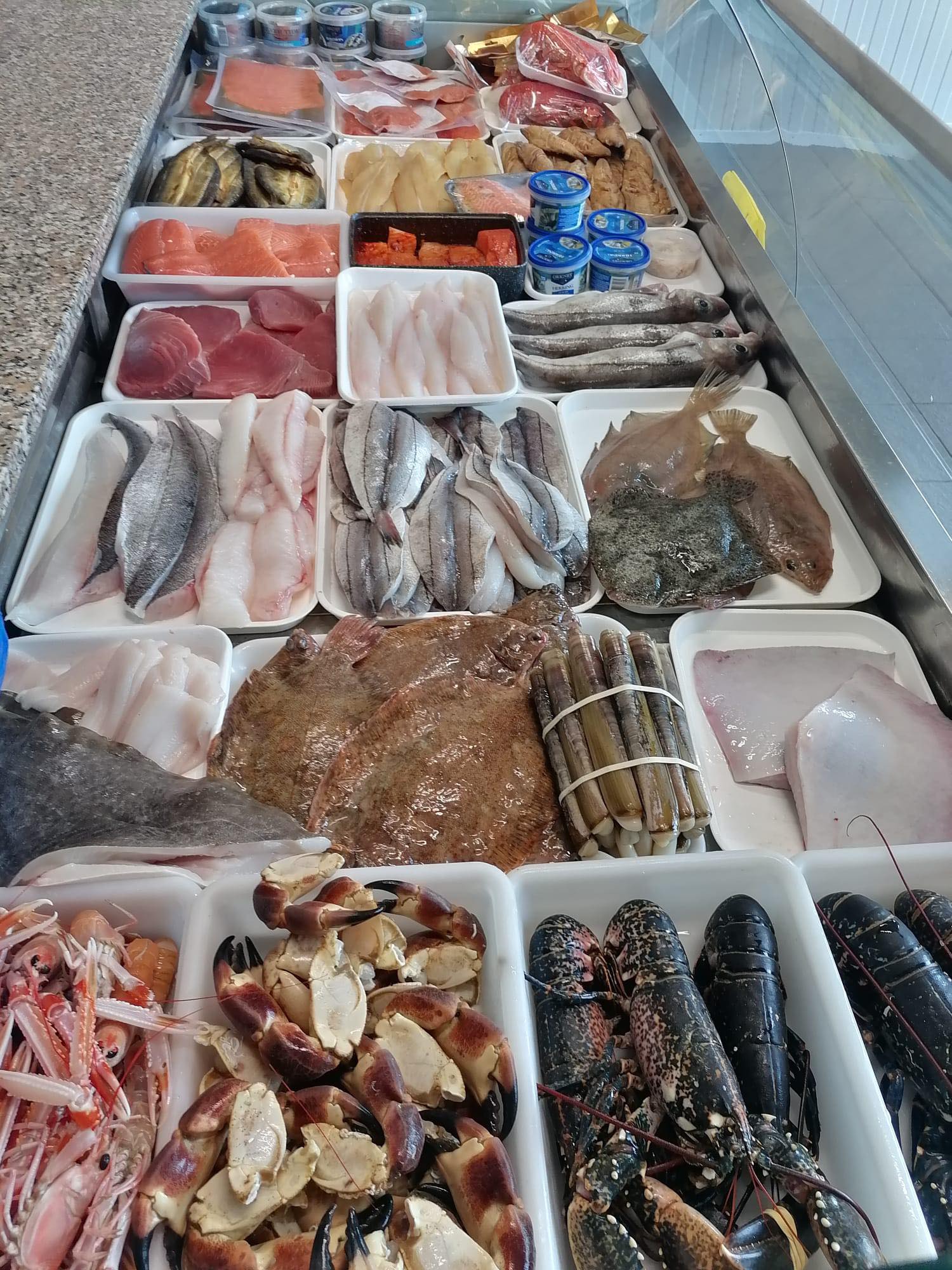 Islander - WHAT AN AMAZING COUNTER TODAY We have lobster, razors, tuna ...