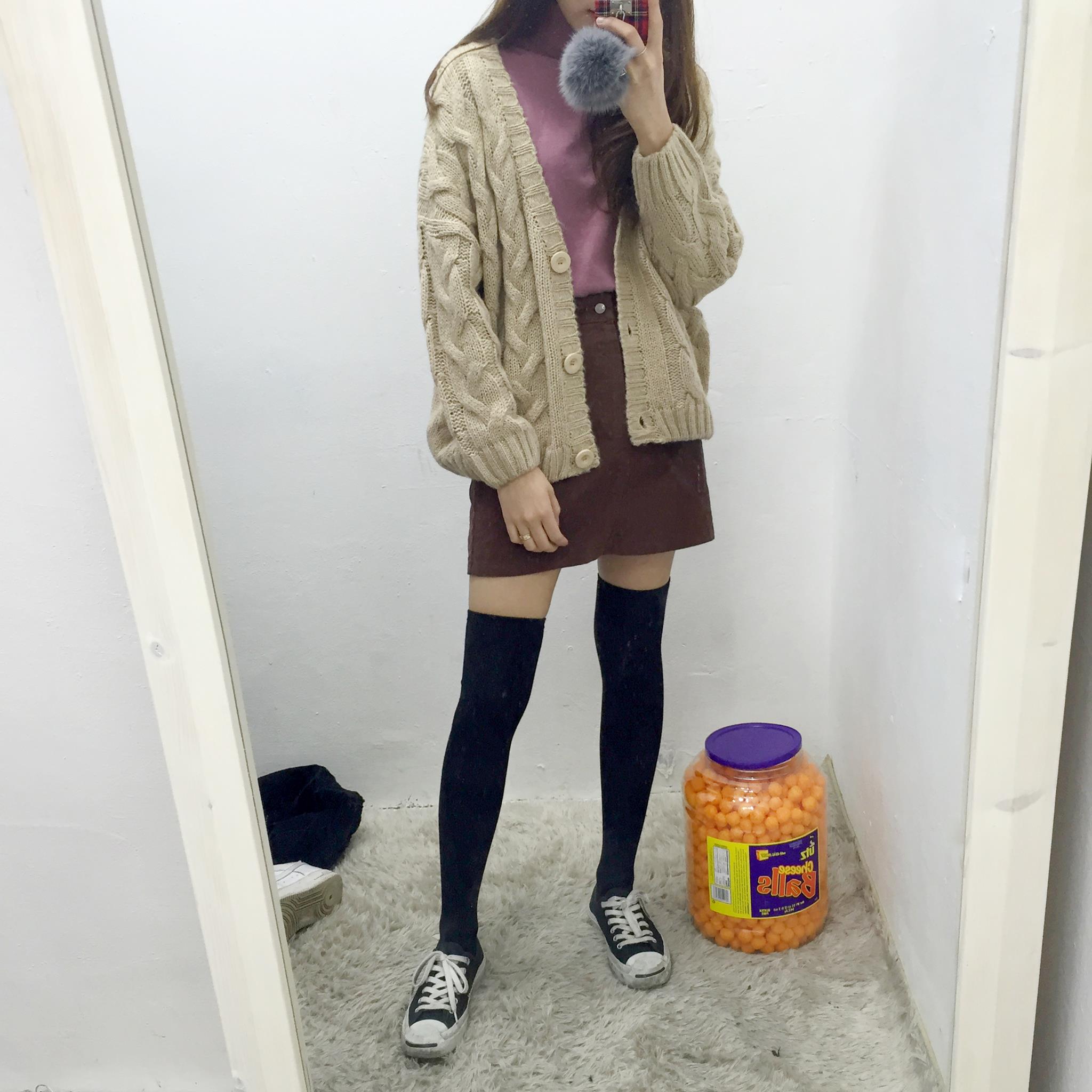 쿠치마치 - 쿠치마치 데일리룩 귀여운 빈티지 꽈배기 가디건과 이너로는 핑크톤 맞춤으로 발랄한...