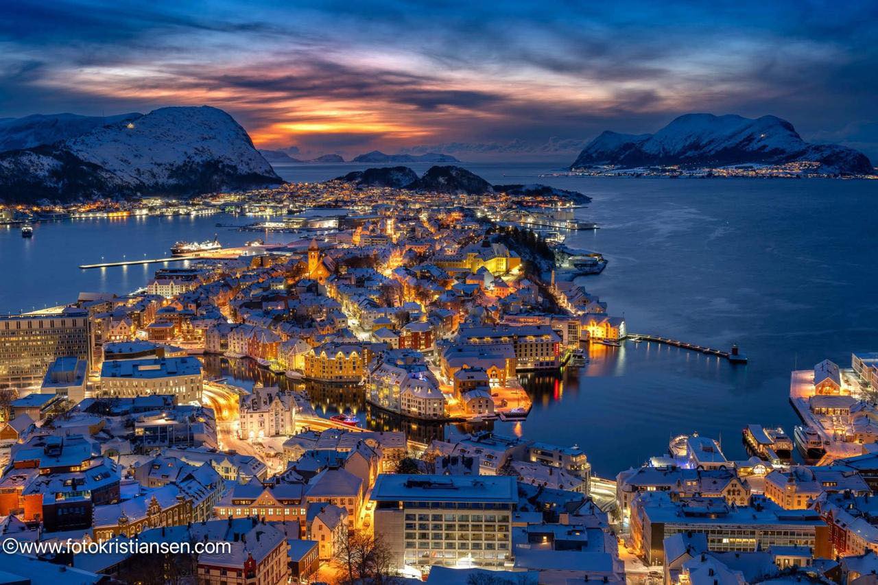 norway-lesund-is-a-coastal-city-and-municipality-in-m-re-og-romsdal