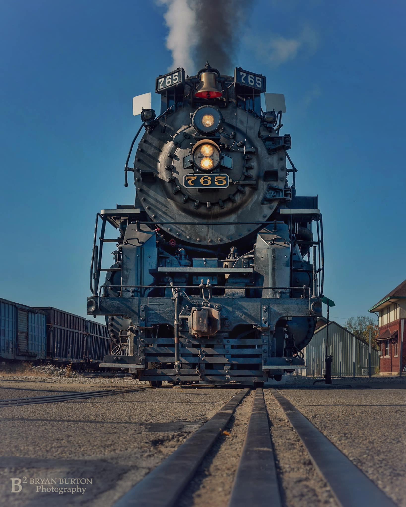 ボナンペン Nickel Plate Road 765 at Hillsdale during the Fall Colors Steam