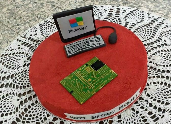 A computer themed cake for Mr.Techie!... - Little Cake Things