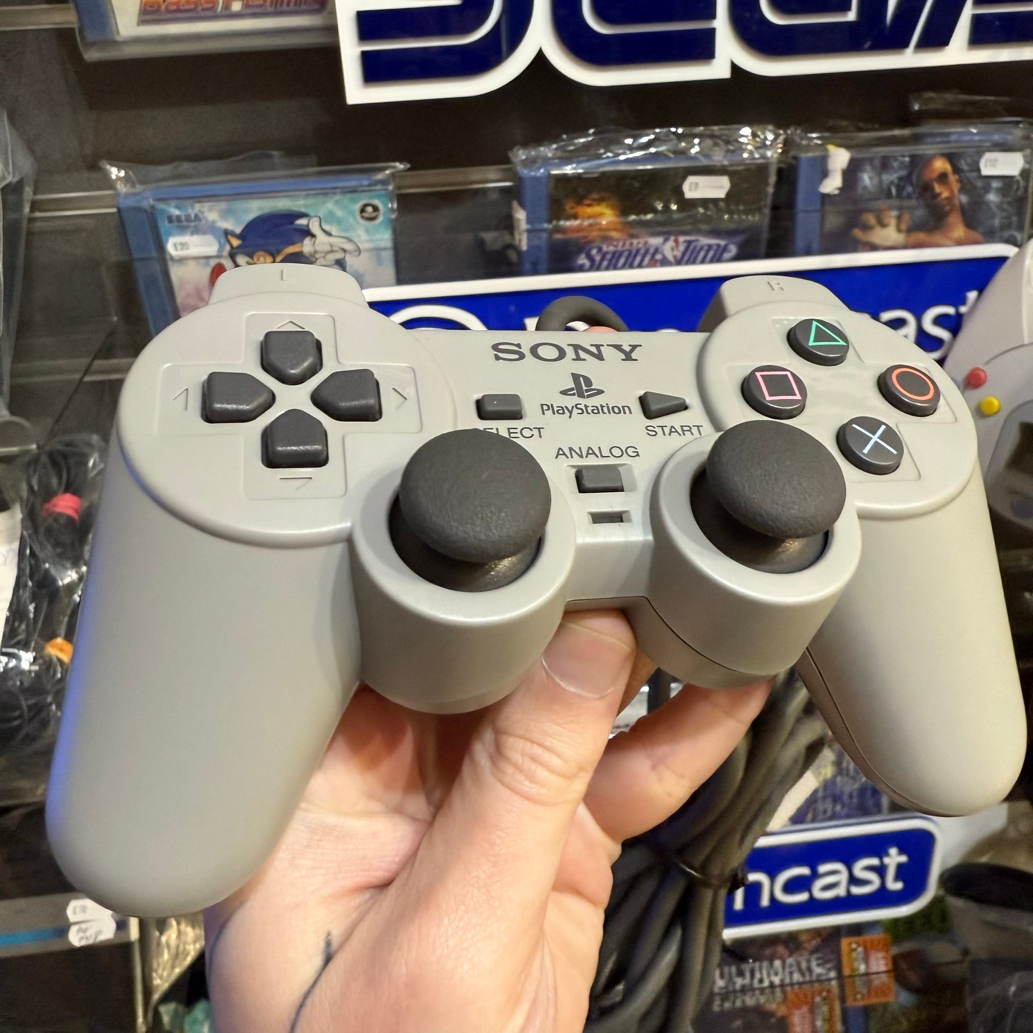 Multitap Original Sony PlayStation 1 - Modèle SCPH-1070H, Couleur Gris, D'Occasion Japon