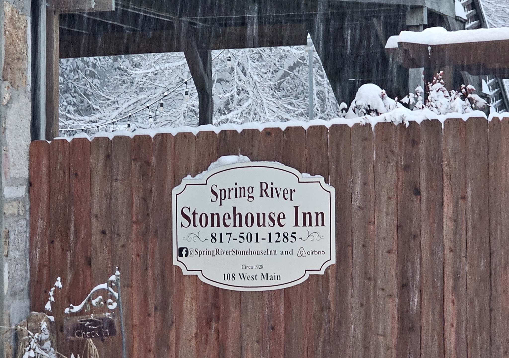 Spring River Stonehouse Inn | Hardy AR