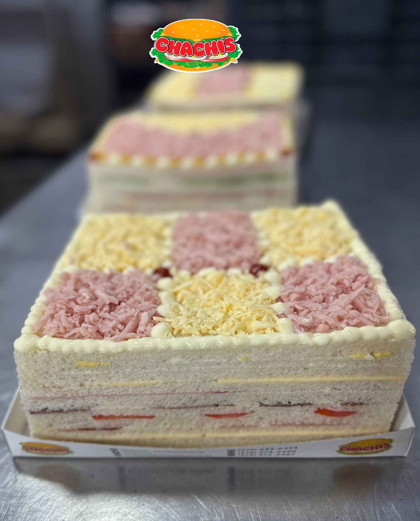 Chachi's - 🥪 Capas de puro sabor Nuestra torta salada con pan de miga ...