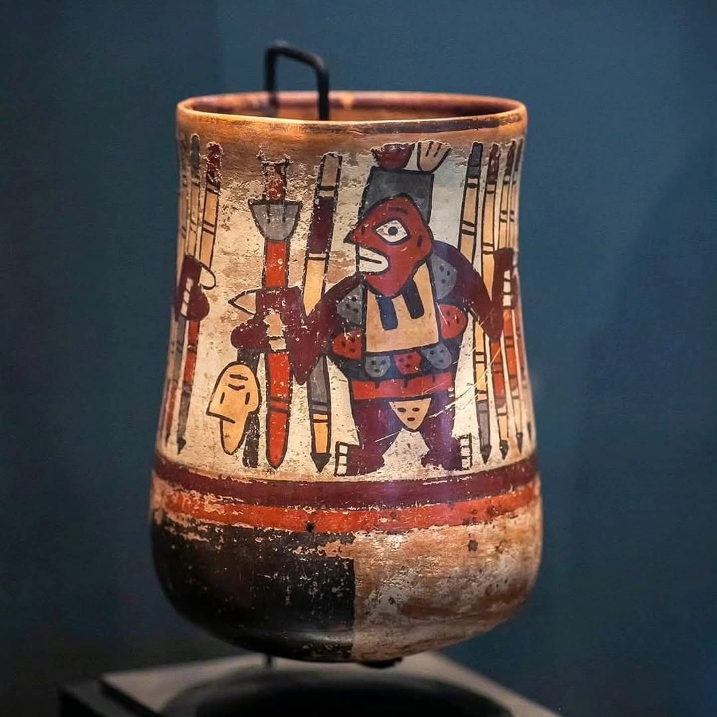 Historicamente - Cerámica decorada. NAZCA Representa la figura de un ...