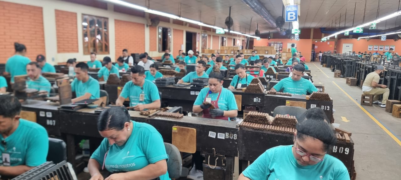 scandinavian tobacco group esteli NOTA DE PRENSA 360–DICIEMBRE-2024 VISITA DE PRESENCIA DIRECTA A  TRABAJADORES DE LA EMPRESA SCANDINAVIAN TOBACCO GROUP ESTELI S.A, EN ESTELI  La mañana del miércoles 11 de diciembre del año 2024, Autoridades del
