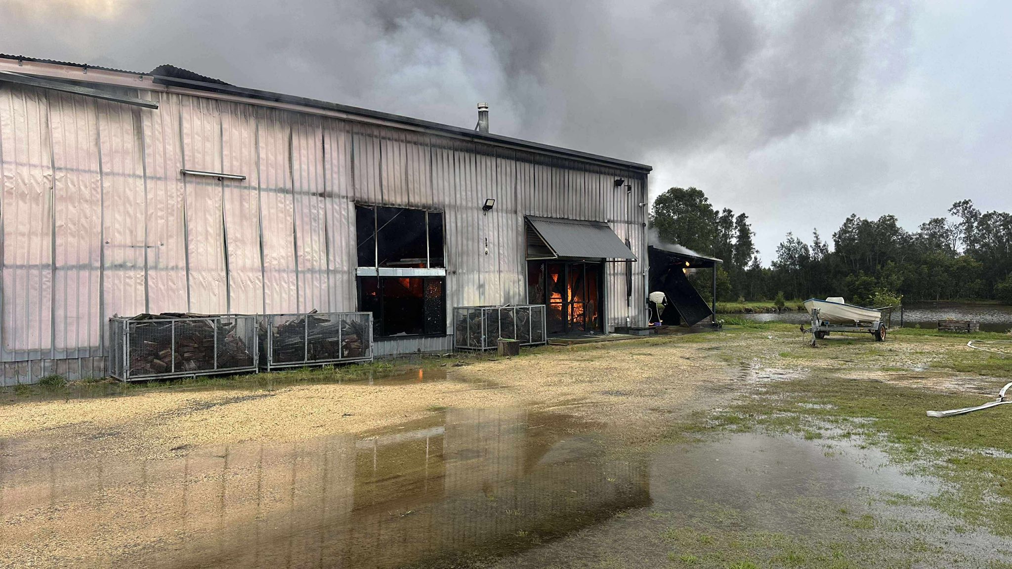 🚨 Structure Fire –... - NSW RFS - Raymond Terrace Brigade | Facebook