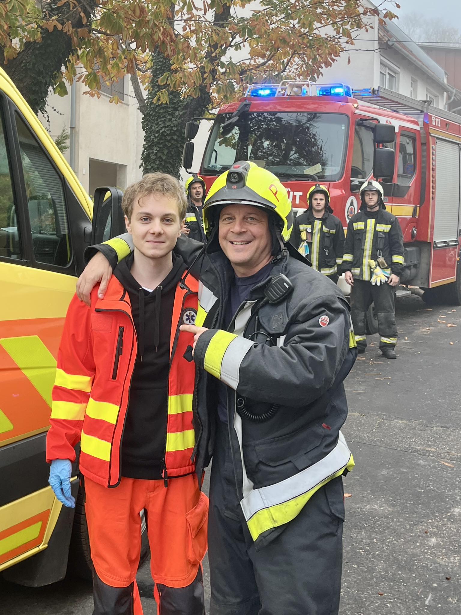 BM - Apa 🚒 és fia 🚑 először együtt szolgálatban Farkas Roland tűzoltó ...