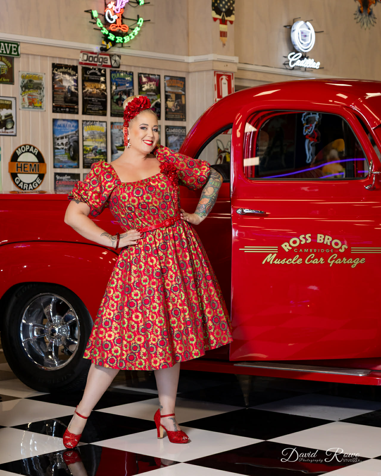 Our Frankie Golden Wreath Christmas dress is the most gorgeous deep red covered with glorious golden wreaths. An easy dress to wear with shirring in the back, elasticated waist, sleeves and pockets