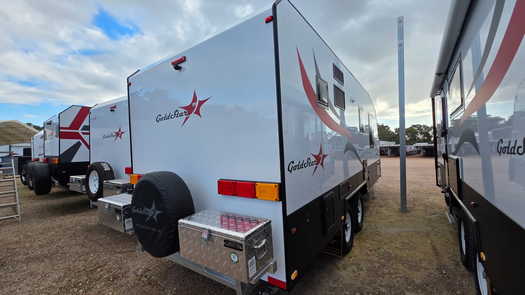 2024 Goldstar RV 19FT Tandem Axle 2x Single Beds + Full Ensuite Caravan ...