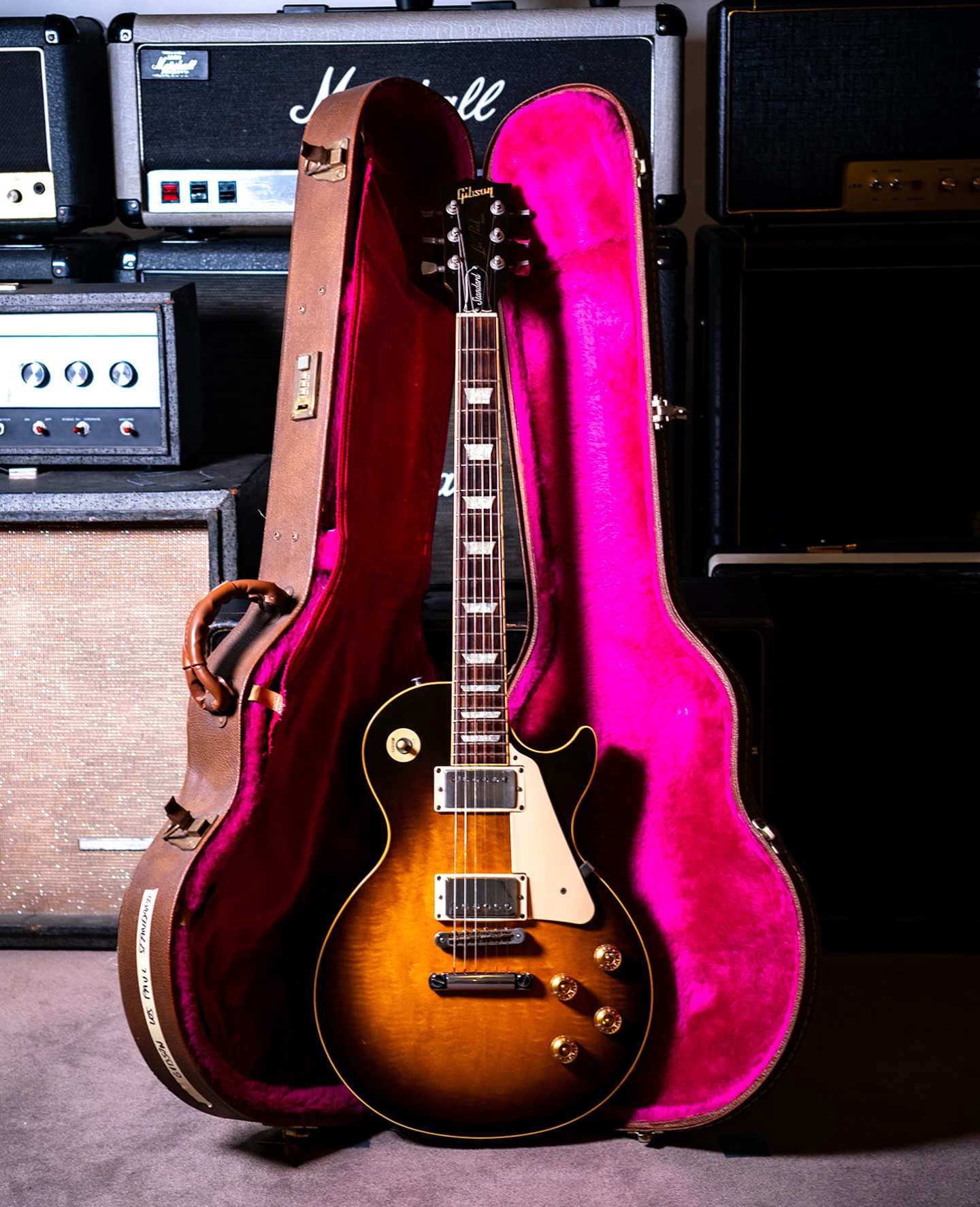 Gibson Les Paul Standard – 1992 A true 90s Gibson classic. Built