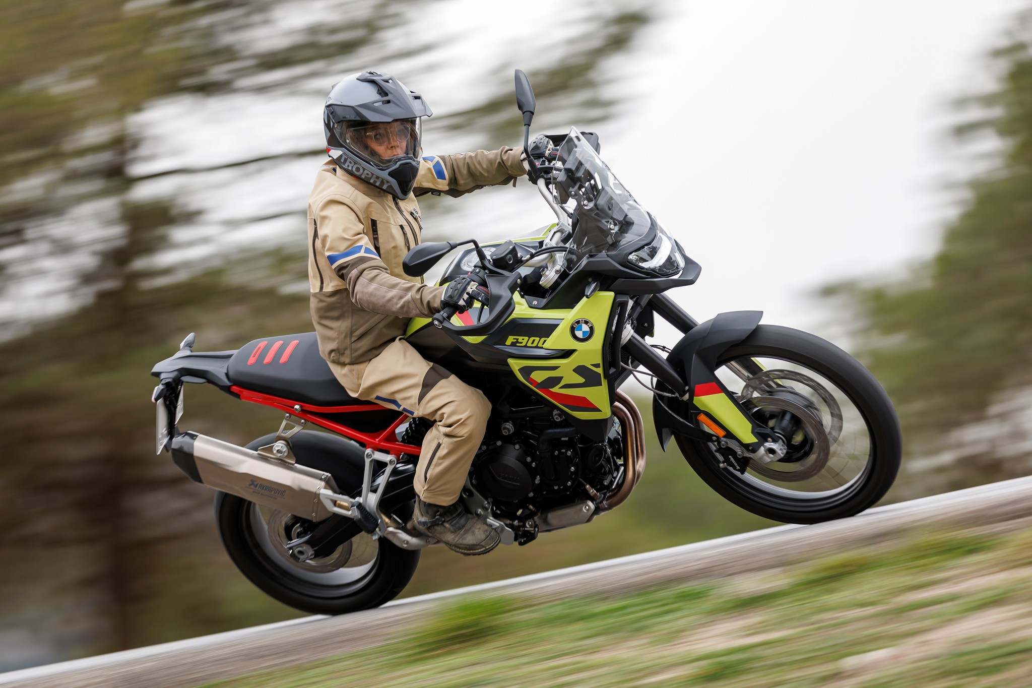 BMW - La #F900GS es más que una moto, es una herramienta para explorar ...