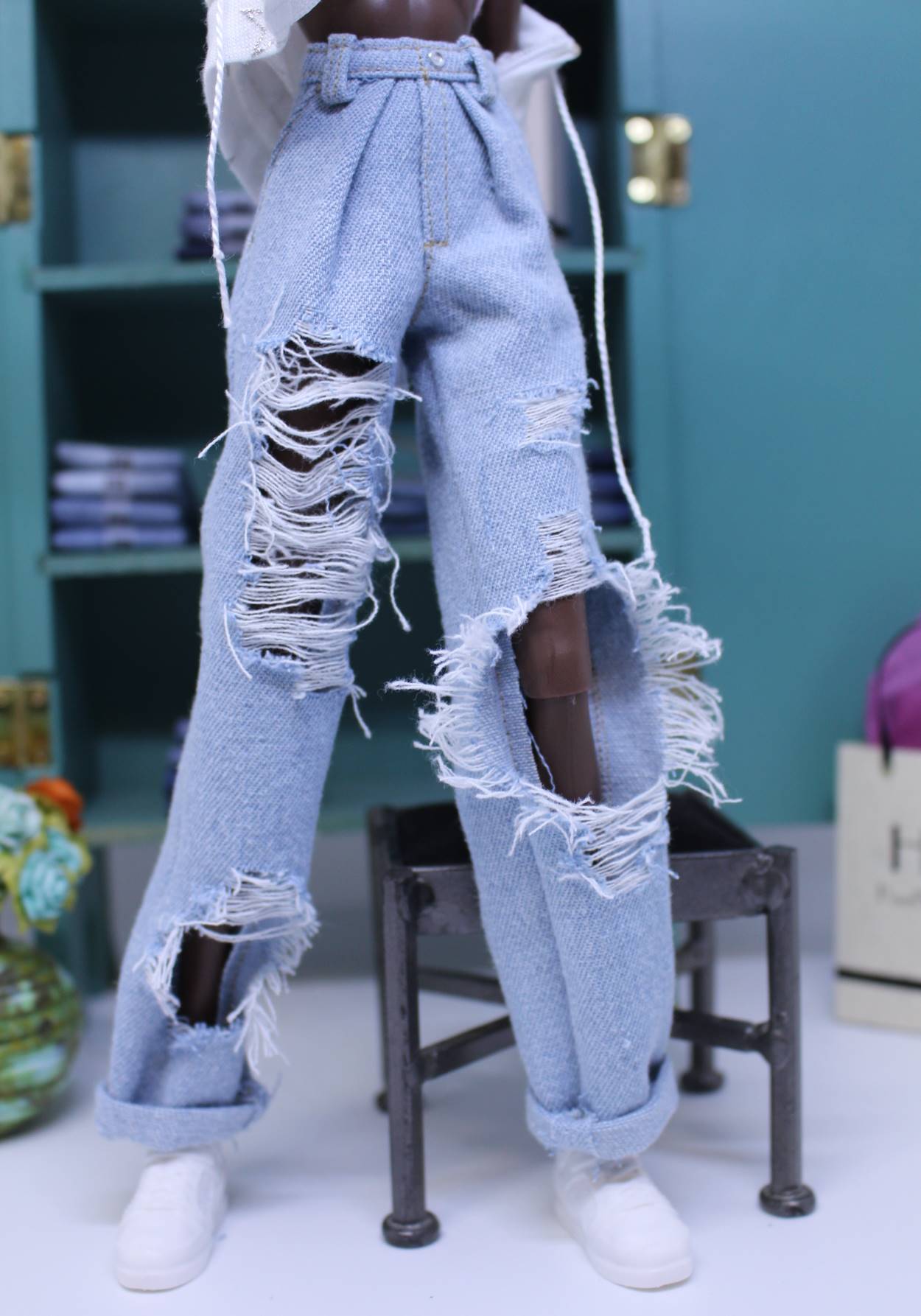 Discover Skid Jeans in the seasonal blue fluffy denim wash 