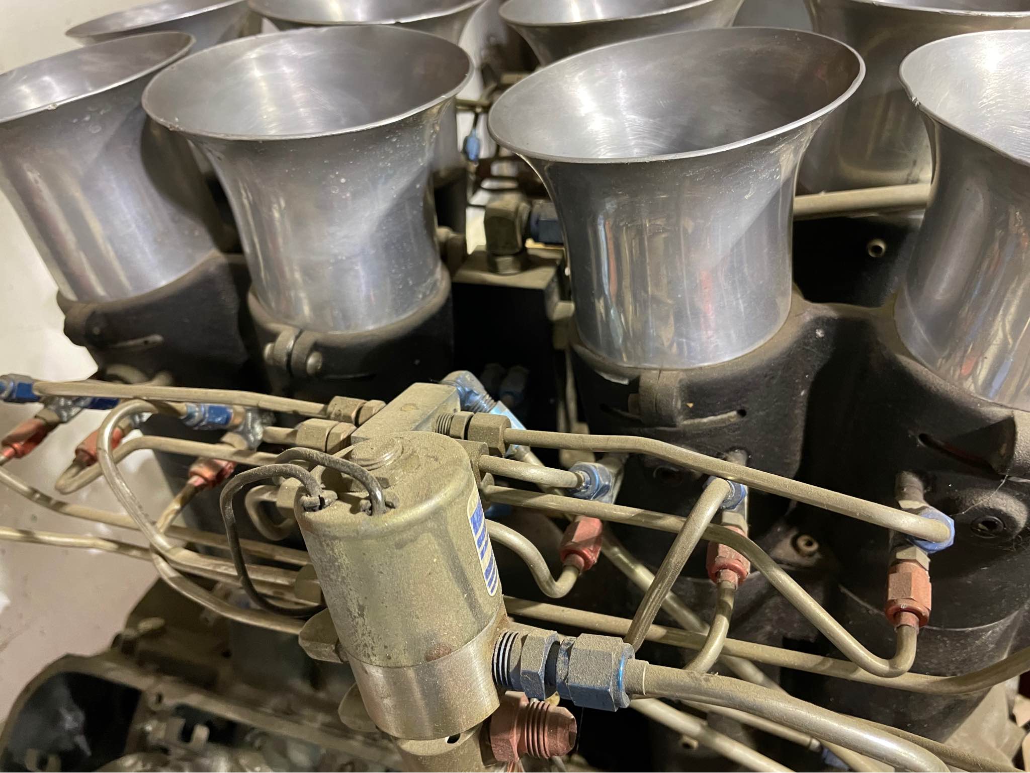 Crower 8 stack fuel injection for old school rat rod drag gasser race ...