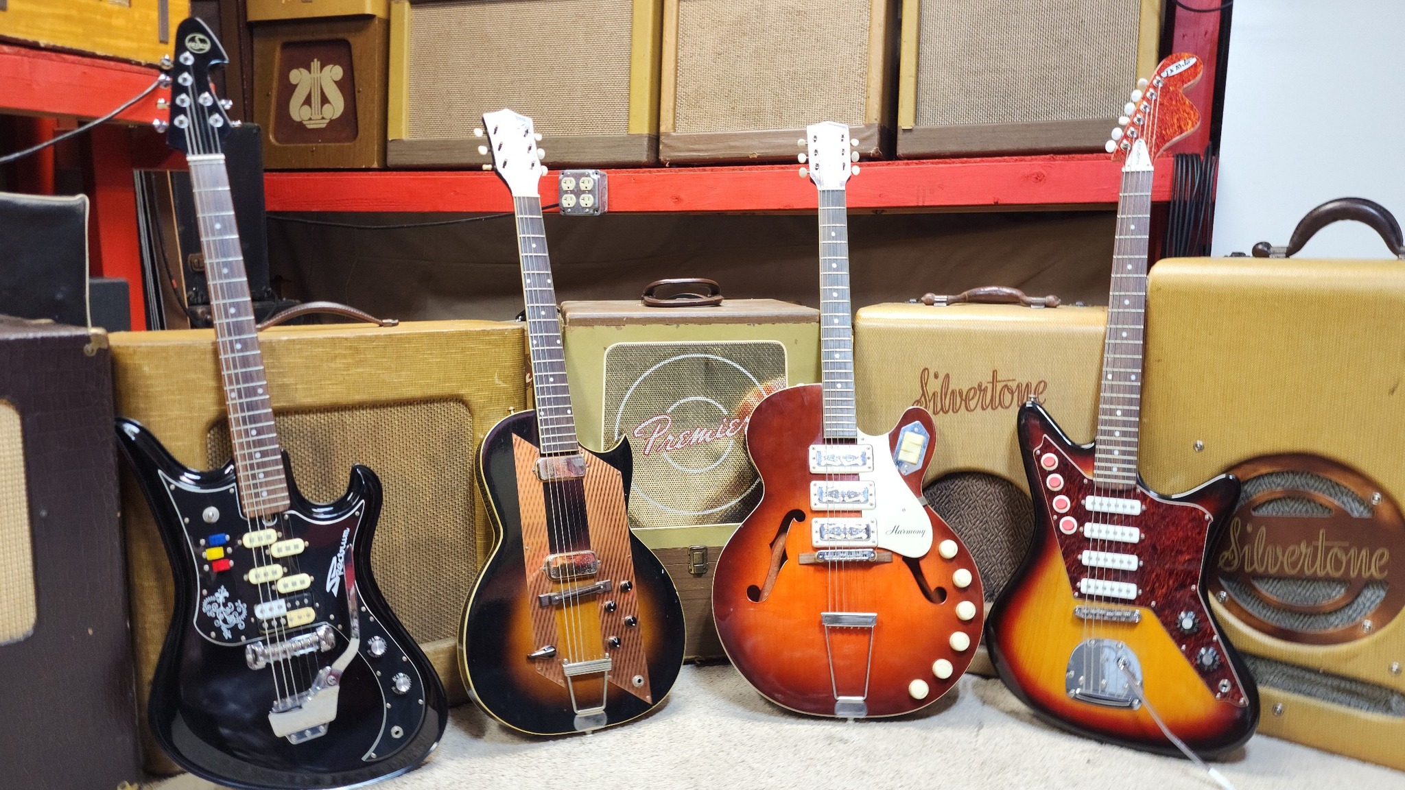 早いもの勝ち　Rare Guitar Museum 写真集 Some fun guitars in my collection of oddities. 1990 #Kawai Teisco