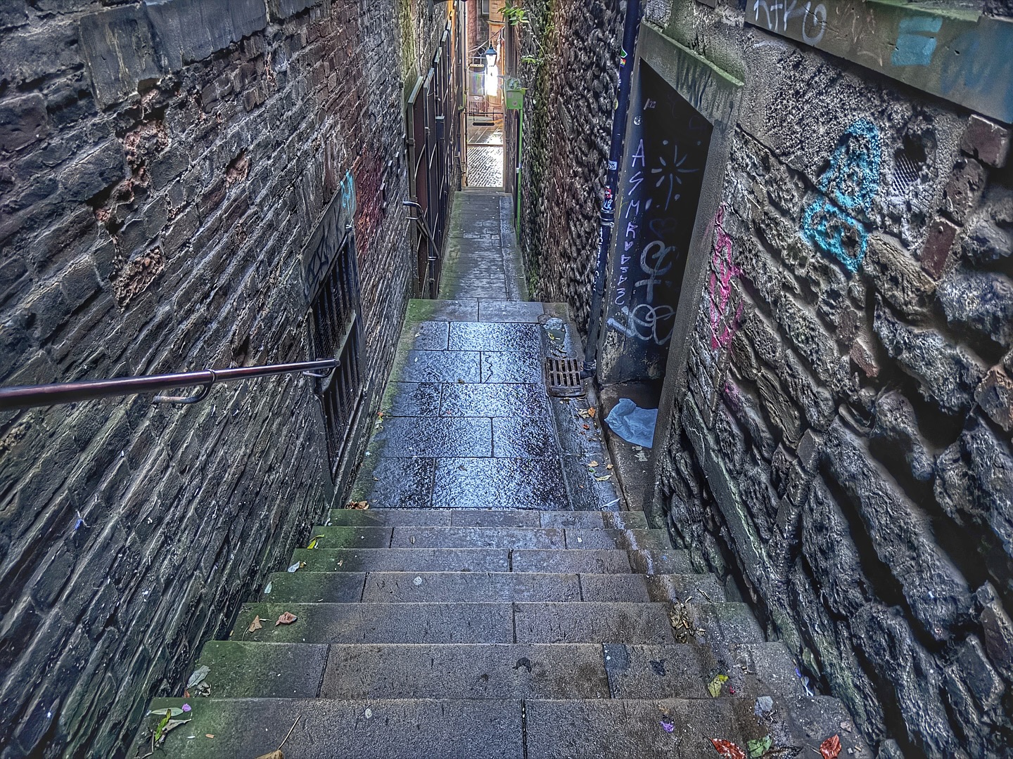 Random Edinburgh uk photo... - The Johnny Dare Morning Show