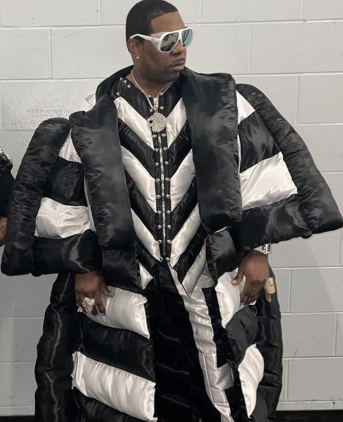 Hood Posts - wtf Tracy Morgan got on bruh | Facebook