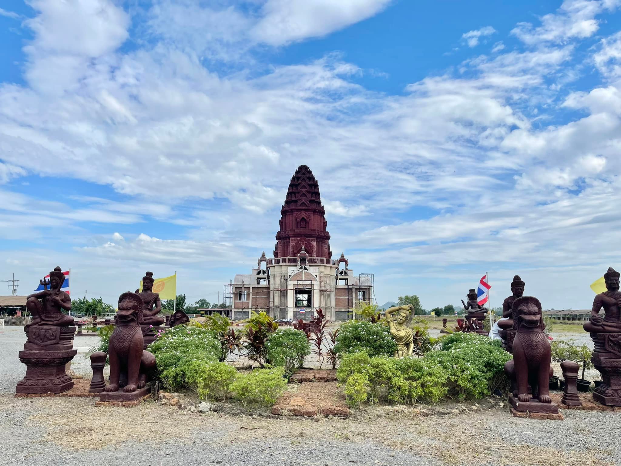 🙏วิหารบูรพาจารย์หลวงพ่อเพี้ยน อคฺคธมฺโม 📌วัดเกริ่นกฐิน อ.บ้านหมี่ จ. ...