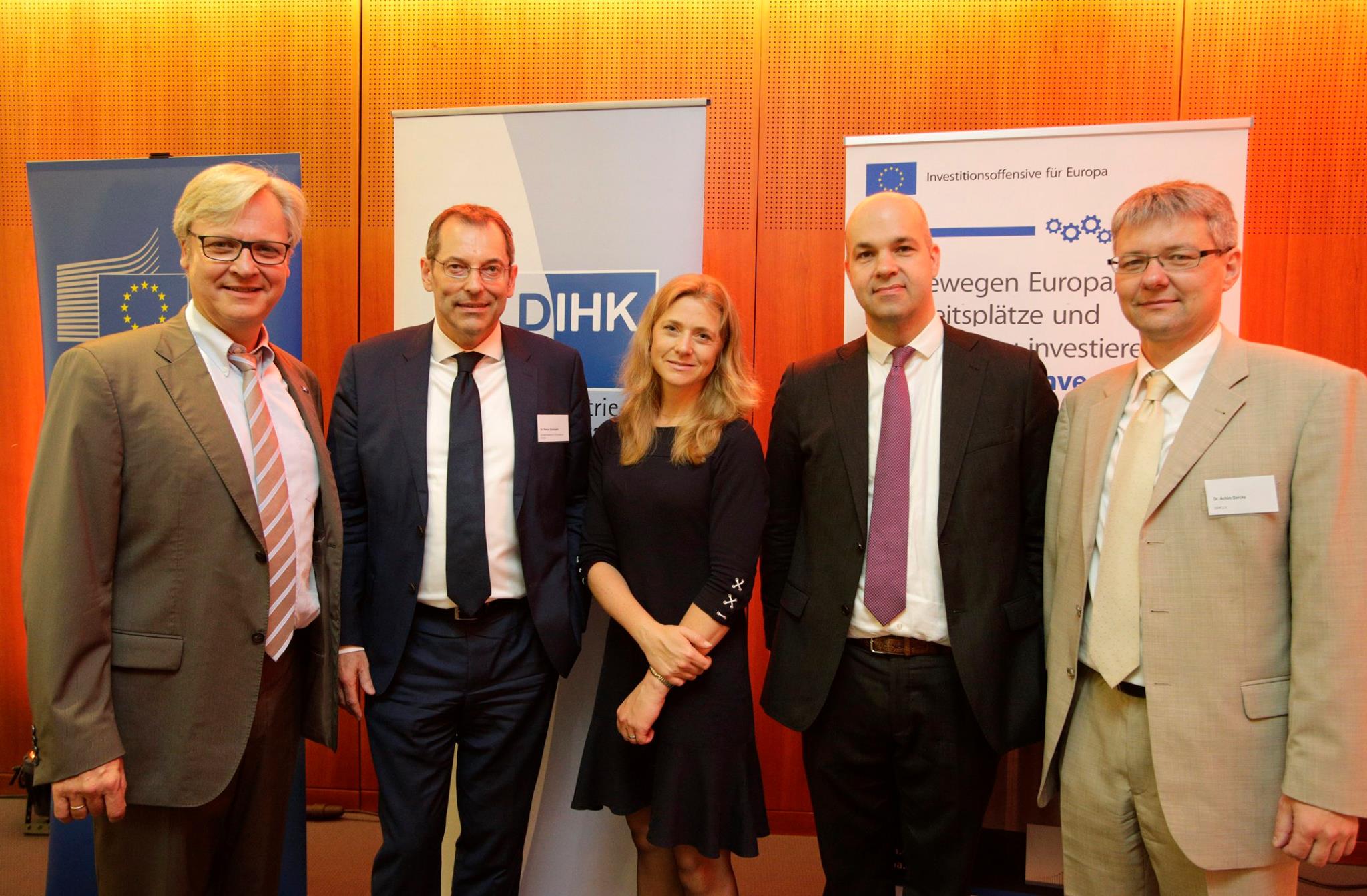 Deutsche Industrie- und Handelskammer - DIHK - Bitte lächeln: Dr ...