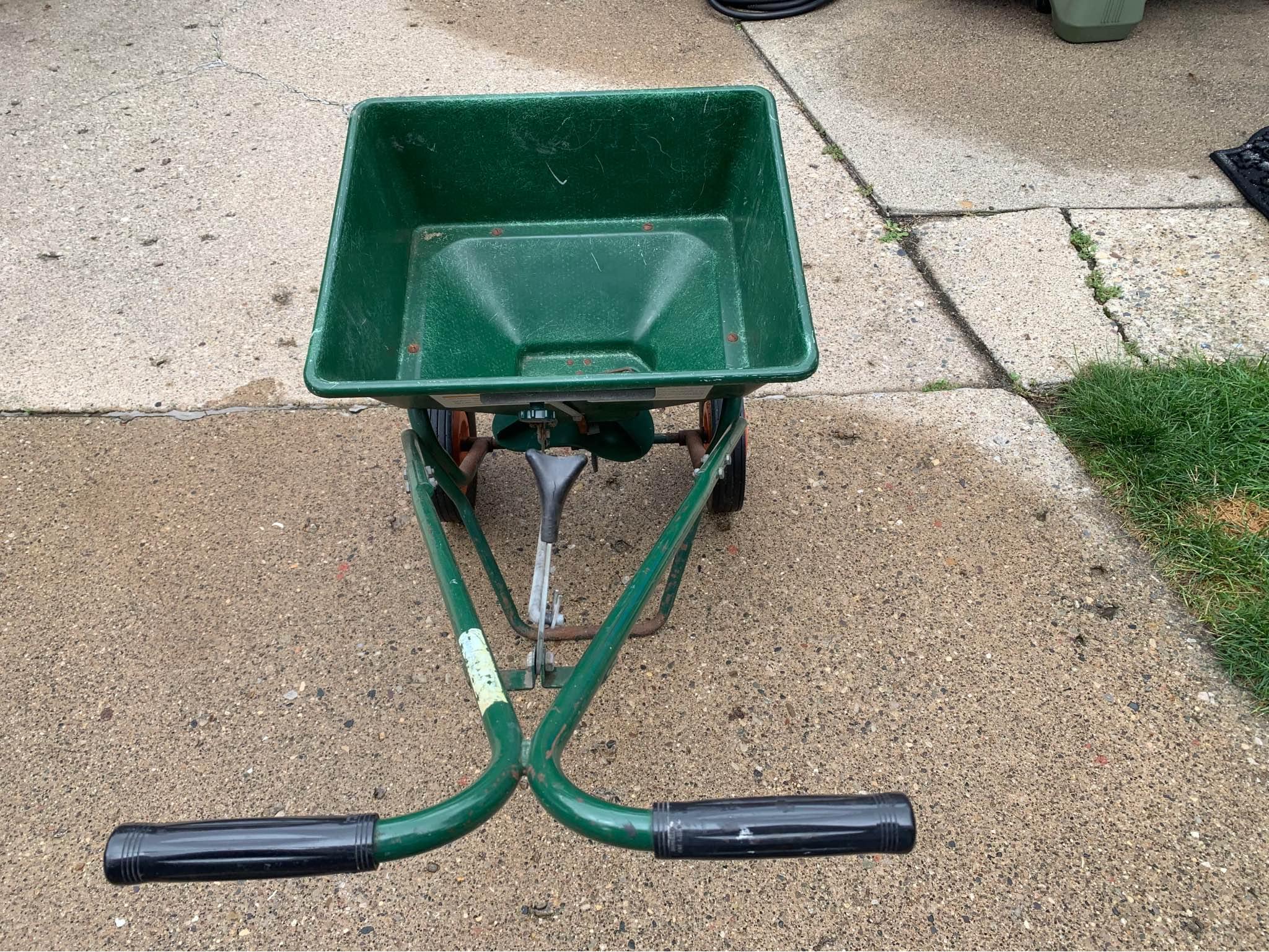 Scott’s Spreader Seeders & Spreaders Madison Heights, Michigan