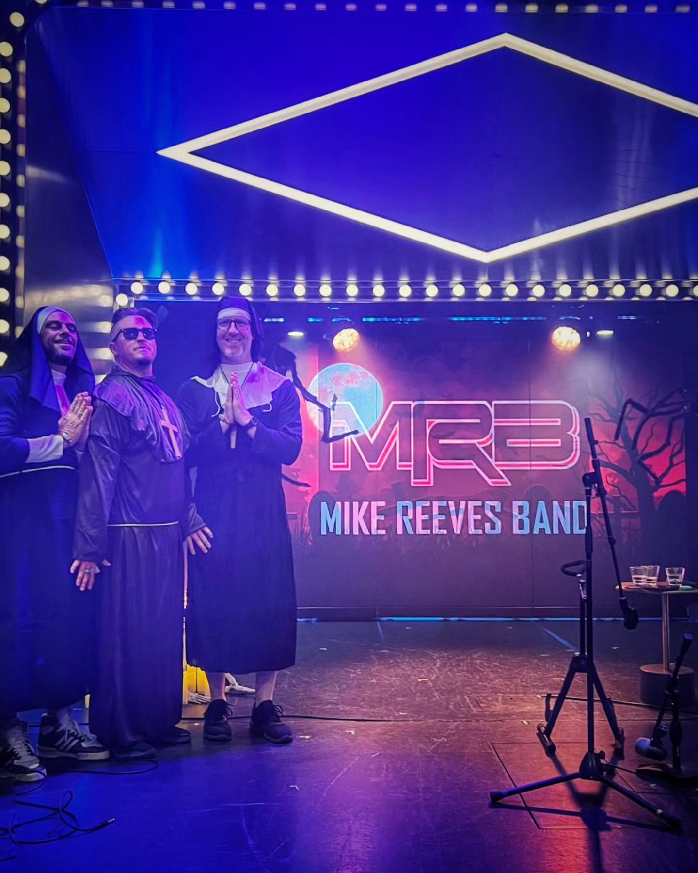 We had a blast playing The Manor last... - Mike Reeves Band | Facebook