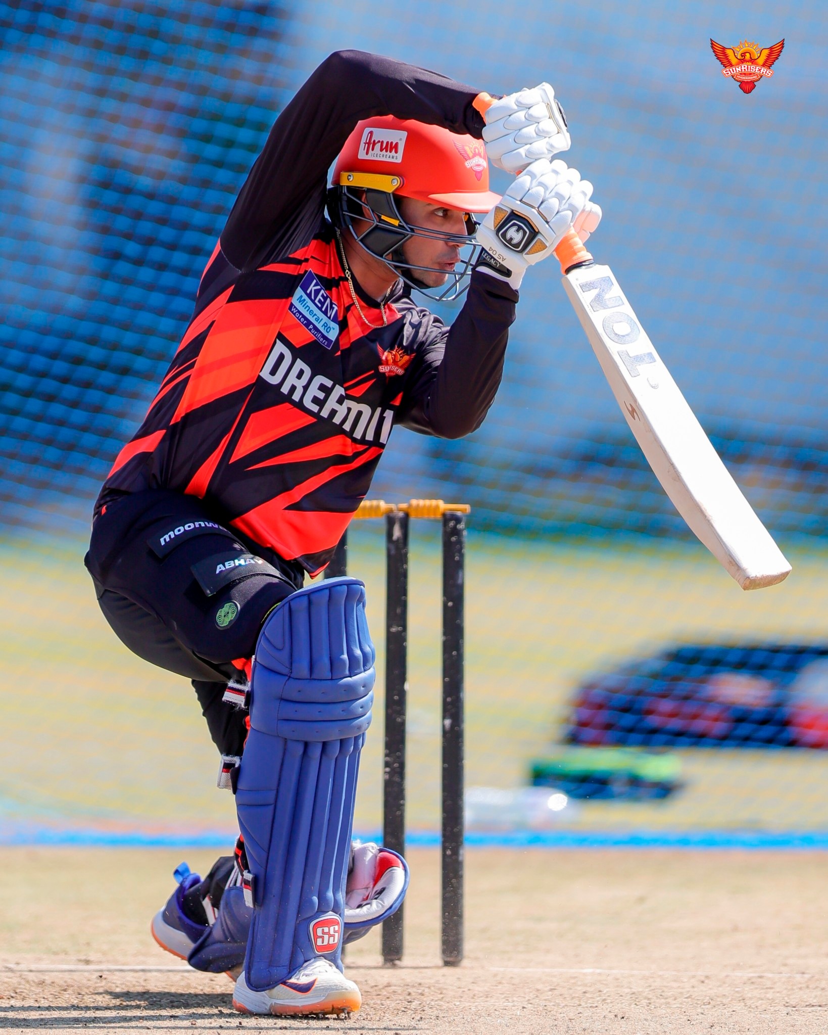Hold that pose, Abhi 📸🤩 Abhishek... - SunRisers Hyderabad | Facebook