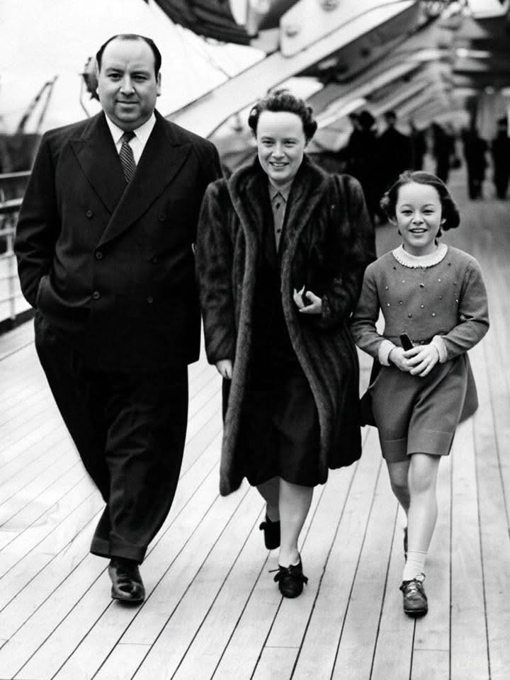 Los - Alfred Hitchcock, his wife Alma Reville, and their daughter ...