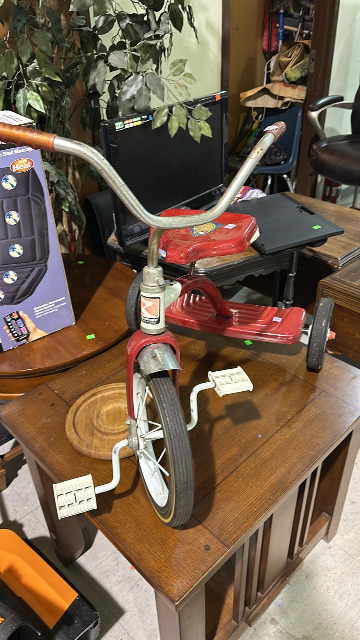 Vintage Roadmaster tricycle, made in the USA! $50
