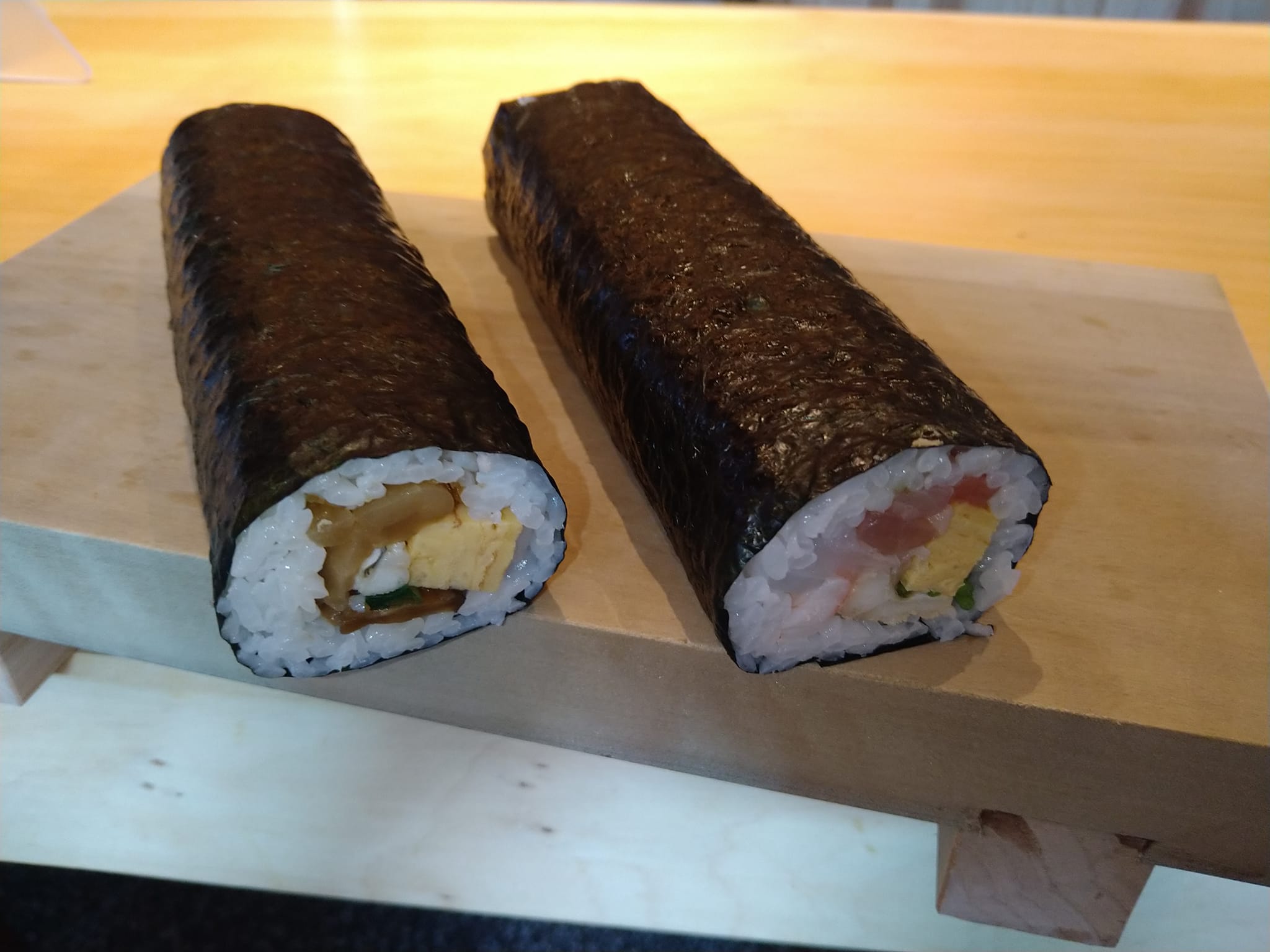 鮨くぼ田 - 遅くなりましたが、当店も恵方巻の予約受付中です! 恵方巻[550円] ※かんぴょう ※しいたけ... | Facebook