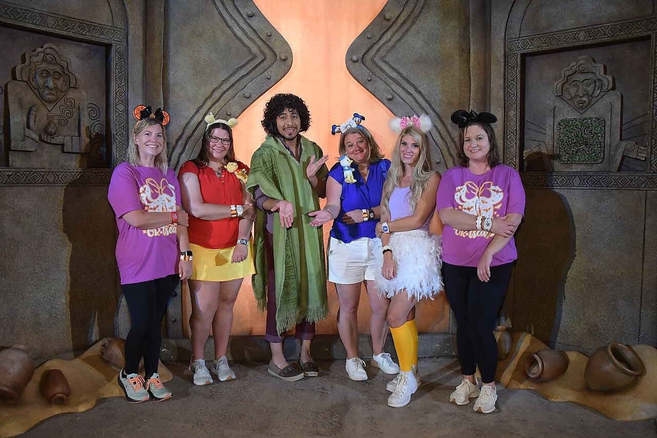 🎃 👻 Calling All Halloween Fans!👻 🎃 Get ready for the spookiest party at ...