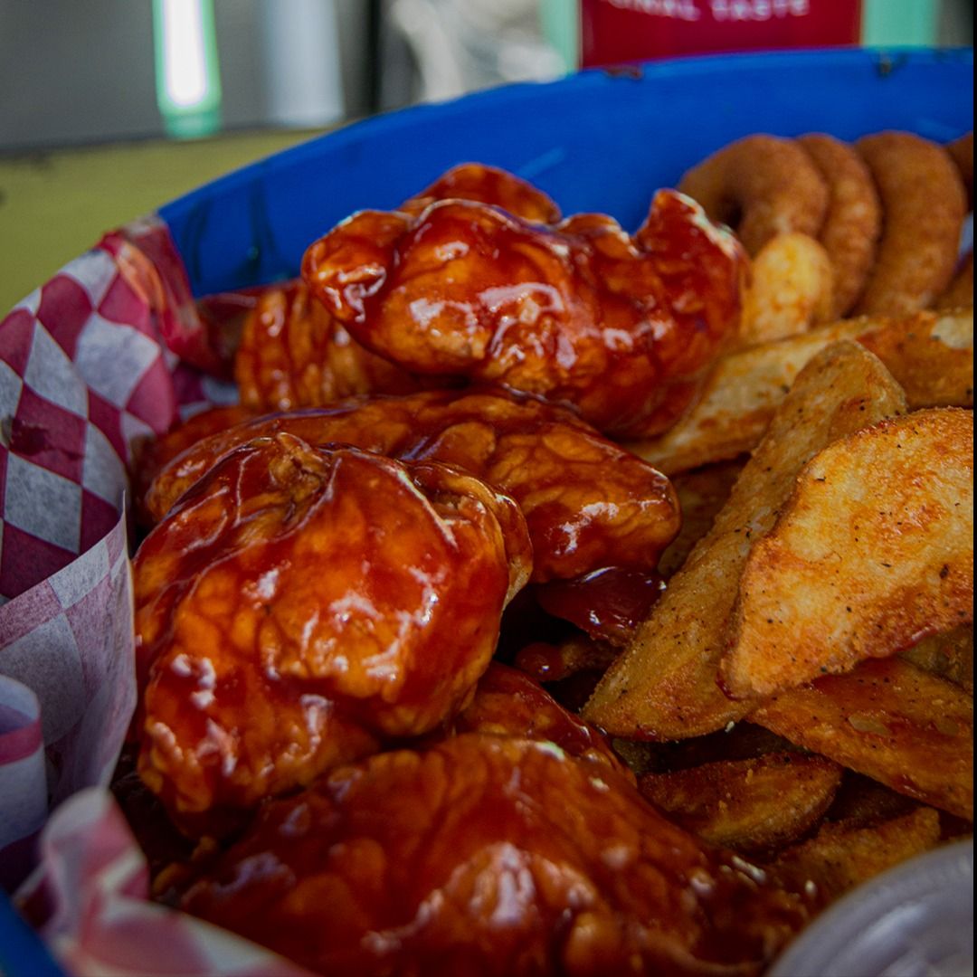 PATIO C - 📍 BONES - Patio C 🍗🔥 ¡Para los amantes de los... | Facebook