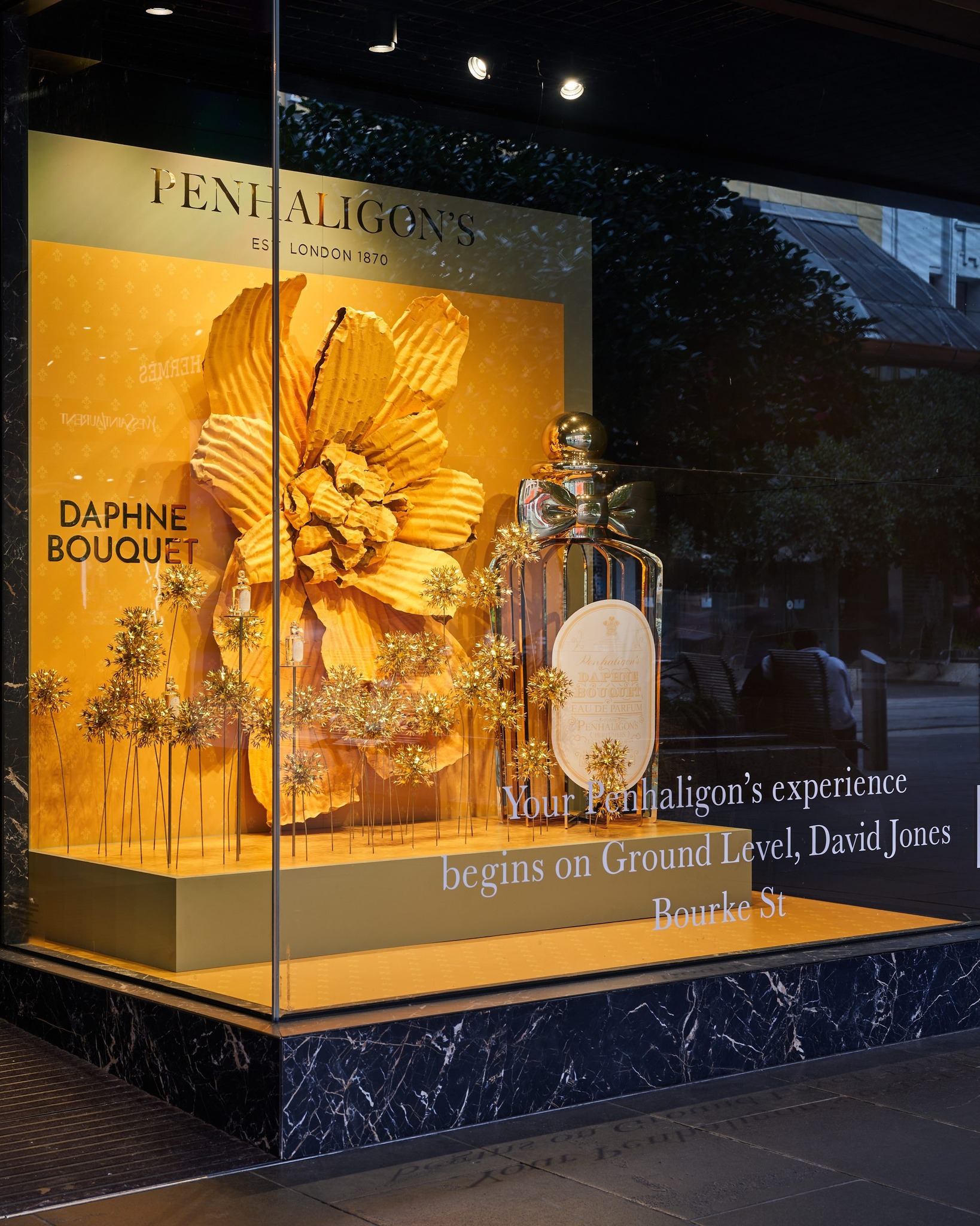 Step into the world of Penhaligon Daphné Bouquet by Penhaligon, a 