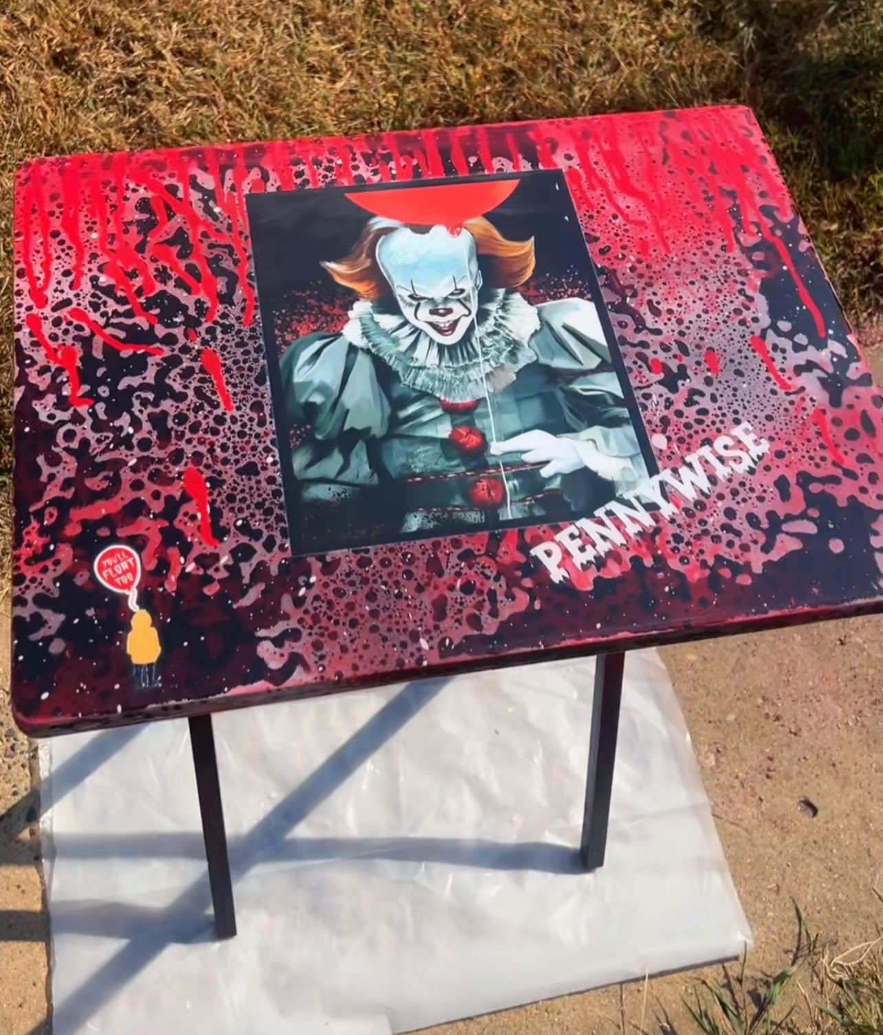 Custom Pennywise table for spooky season