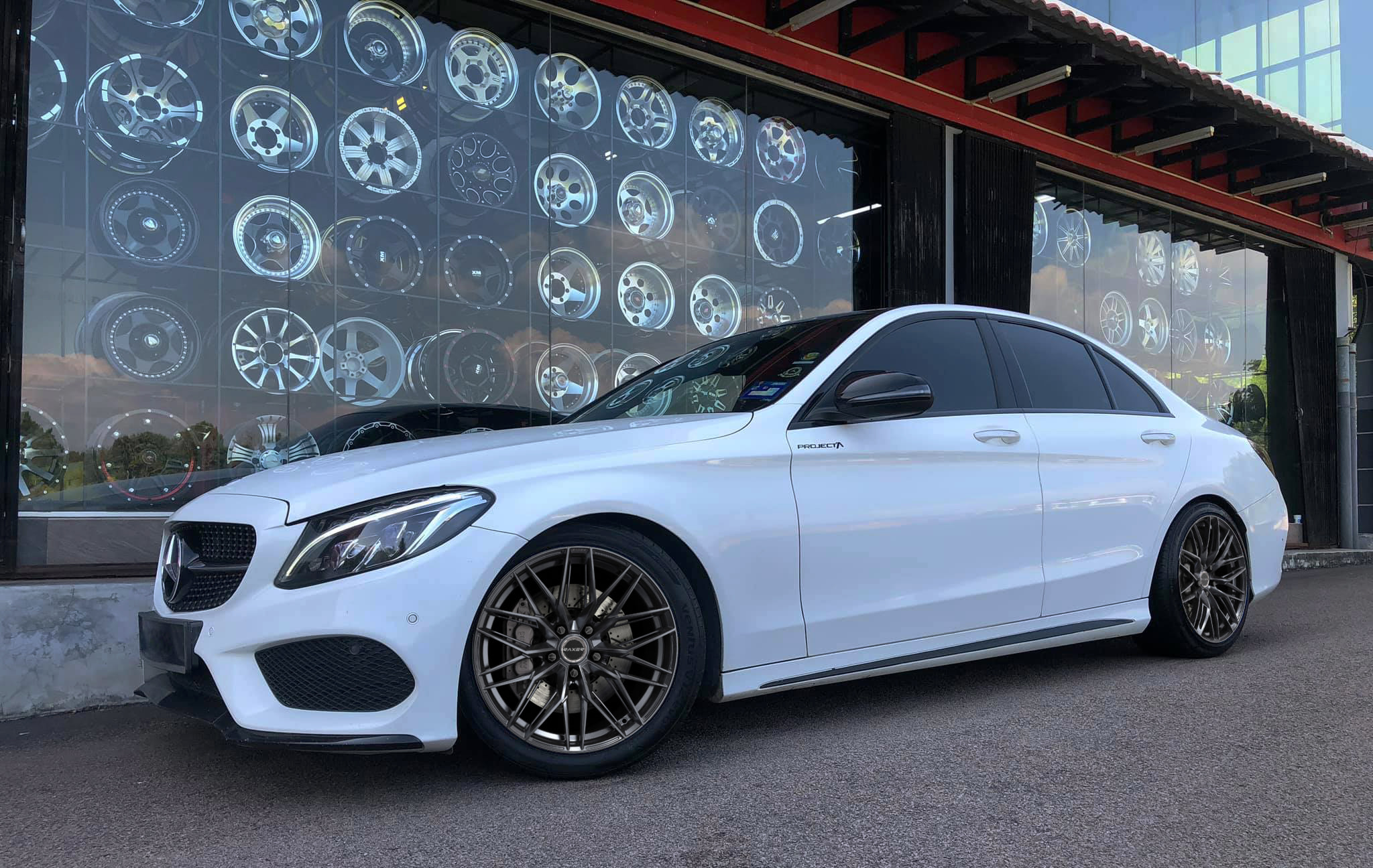 Raxer Wheels - A quick look Vox105 on w205 C Class.... | Facebook