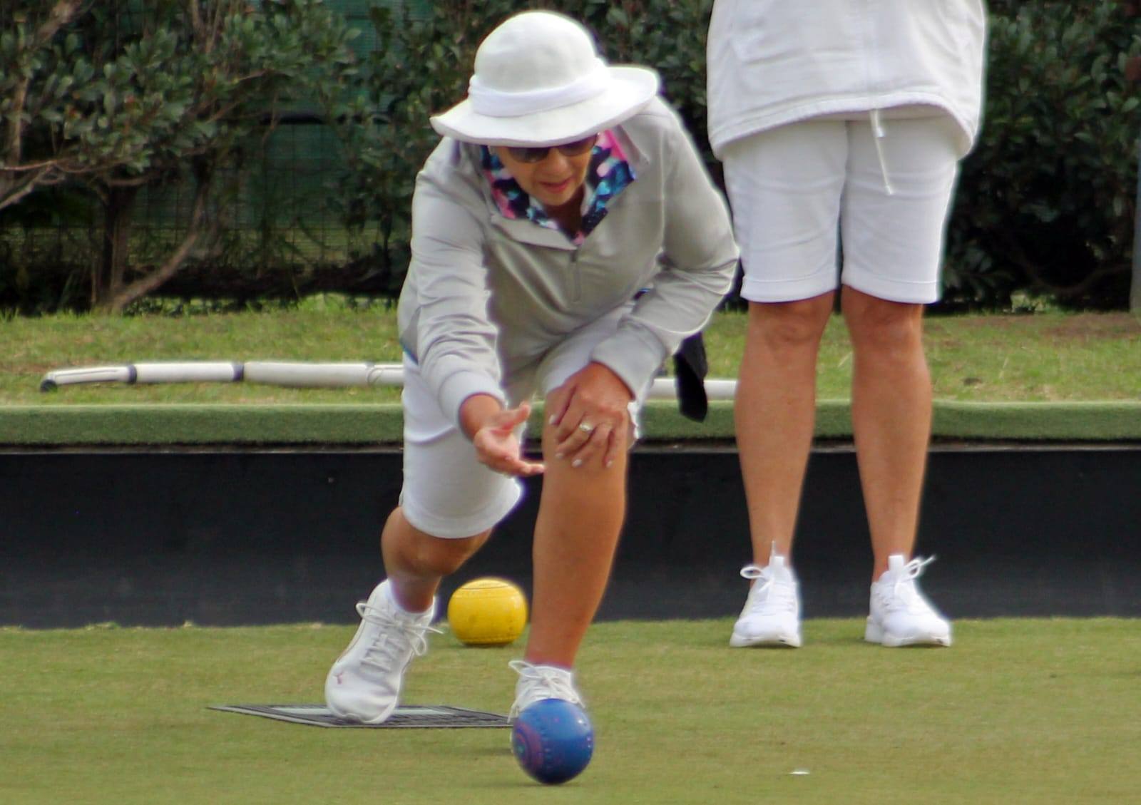 Old Selbornian Bowling Club - East London - Happy winners Jane & Mike ...