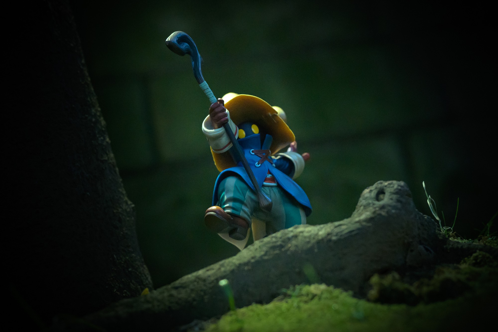 Final Fantasy IX Vivi Ornitier Form-ism figure from Square Enix