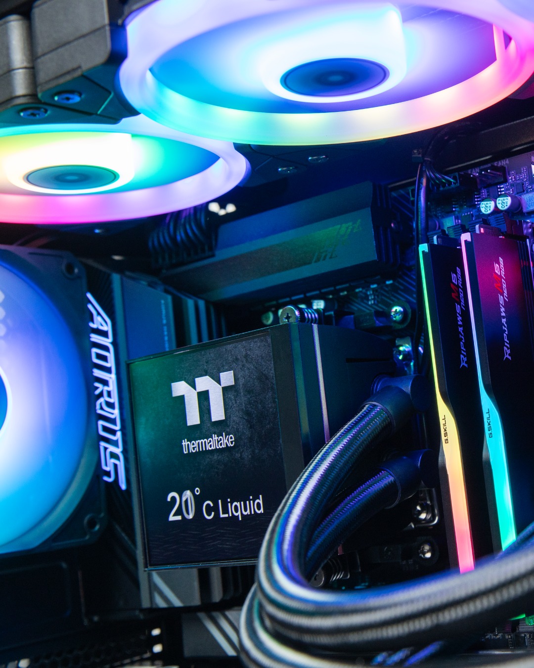 Mwave - RAZER Deathadder V2 is now available. A classic upgraded with ...