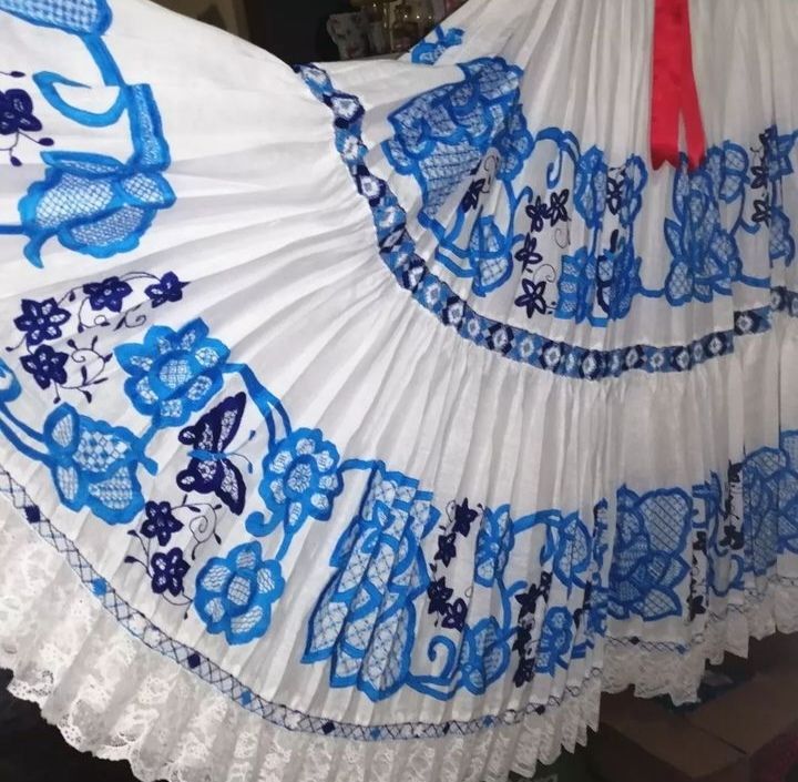 Ropa y joyería típica de Panamá