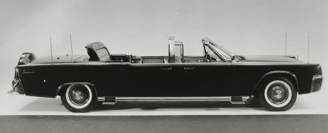 JFK's 1961 Lincoln Continental X100 parade limo